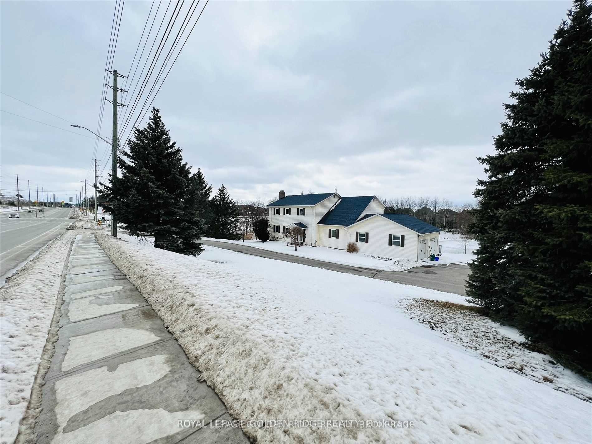 15482 Leslie Street, Aurora, ON L4G 7C4