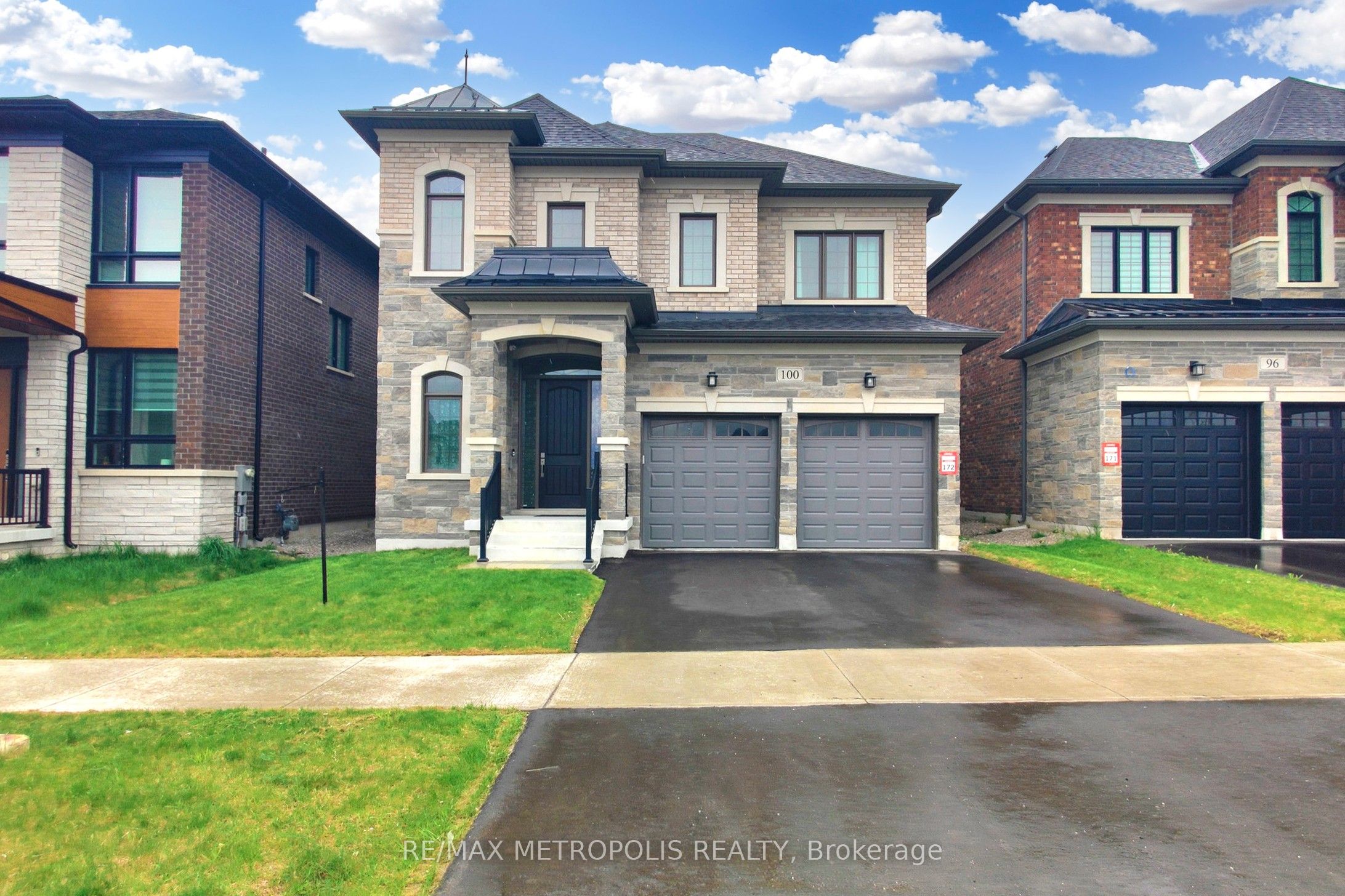 100 Ballantyne Boulevard, Vaughan, ON L3L 0E8