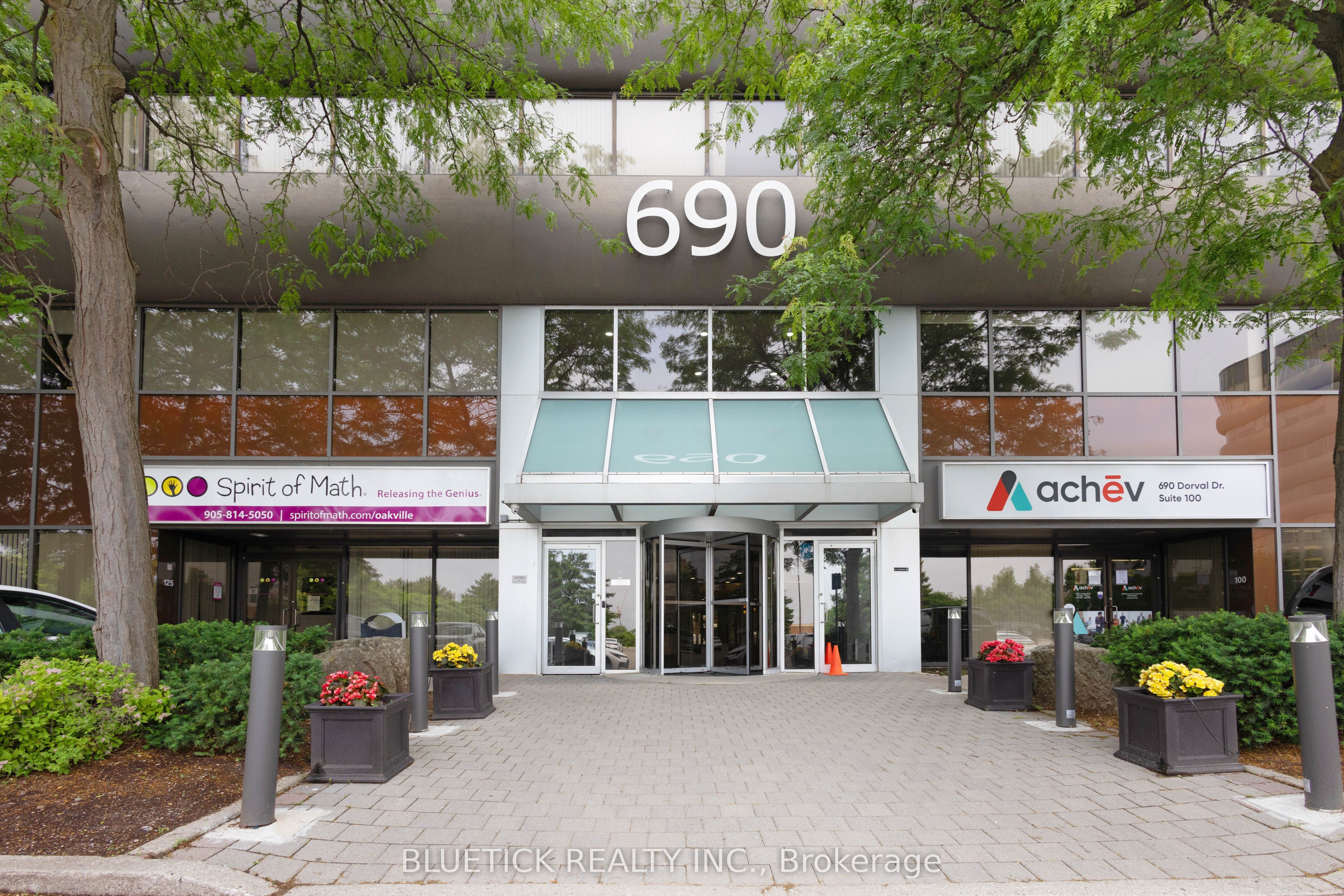 690 Dorval Drive 702, Oakville, ON L6K 3V7