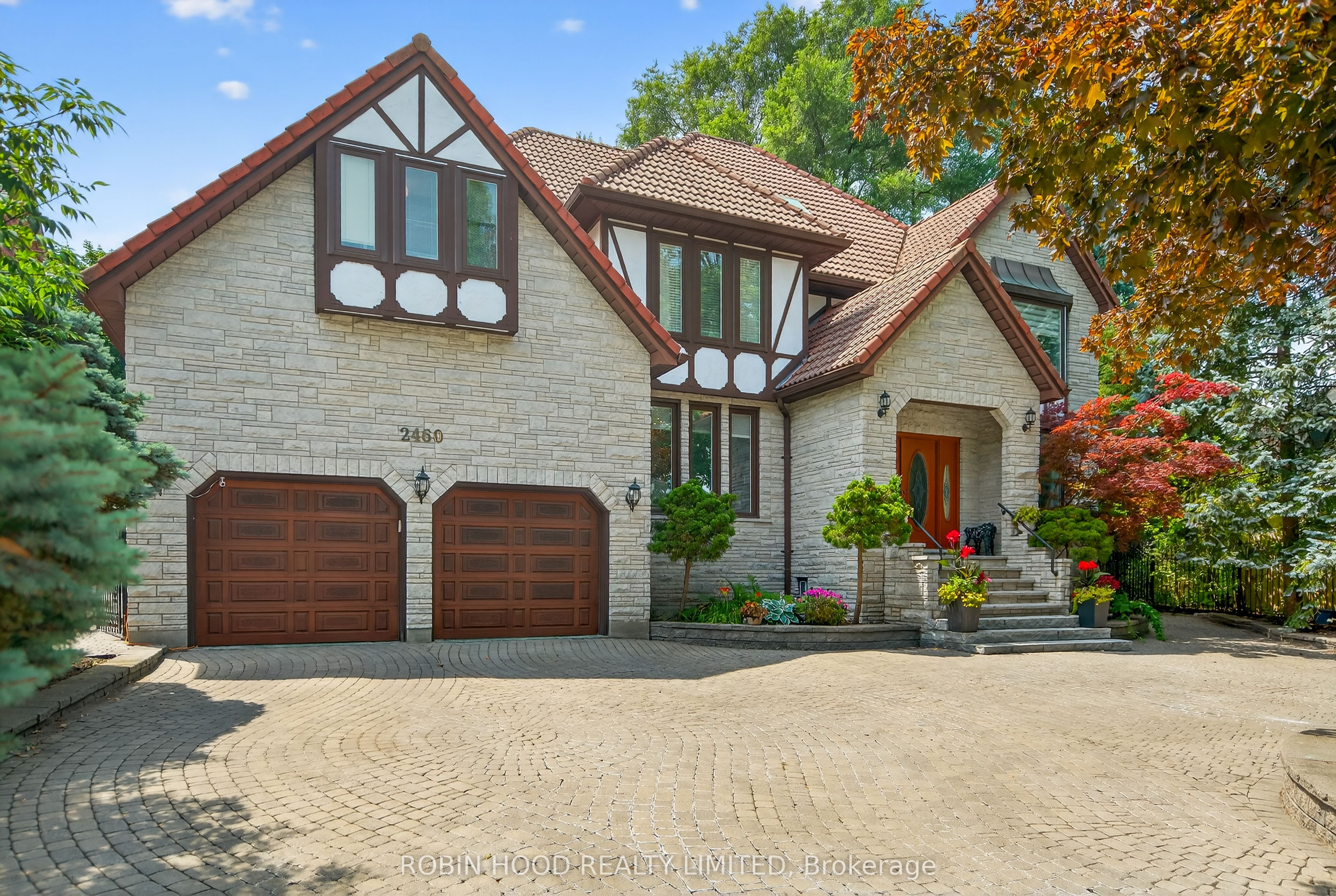 2460 Hammond Road, Mississauga, ON L5K 1T2