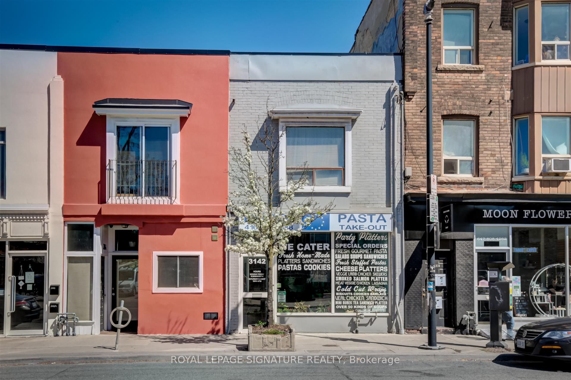 3142 Dundas Street W, Toronto W02, ON M6P 2A1