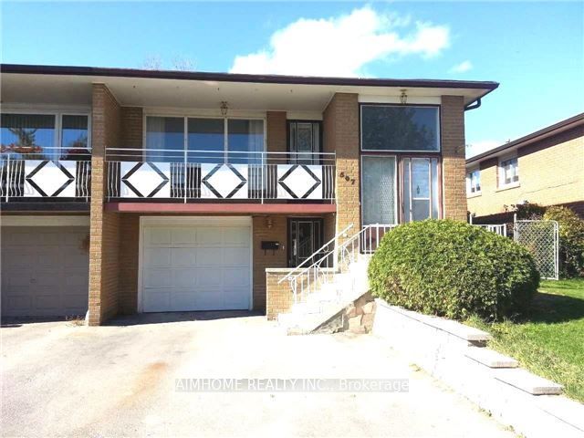 507 Fendalton Street Lower, Mississauga, ON L5B 2L8