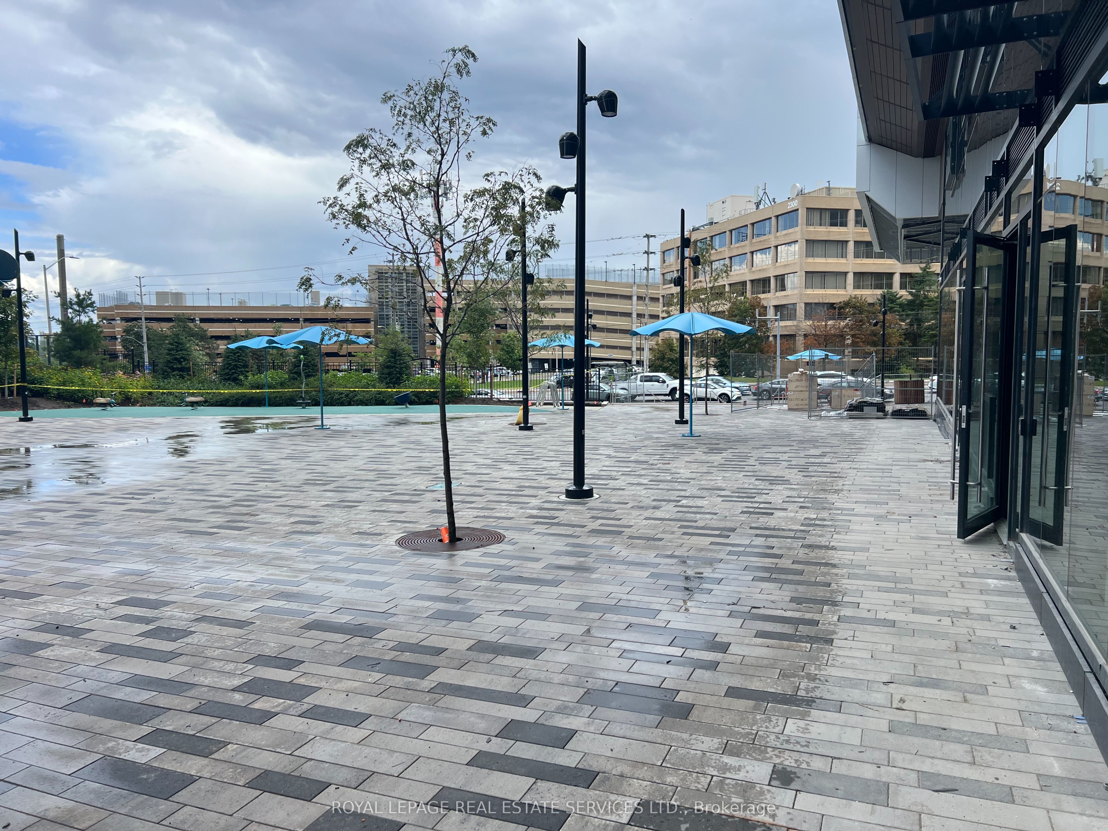 2485 Eglinton Avenue W 1, Mississauga, ON L5M 2T1
