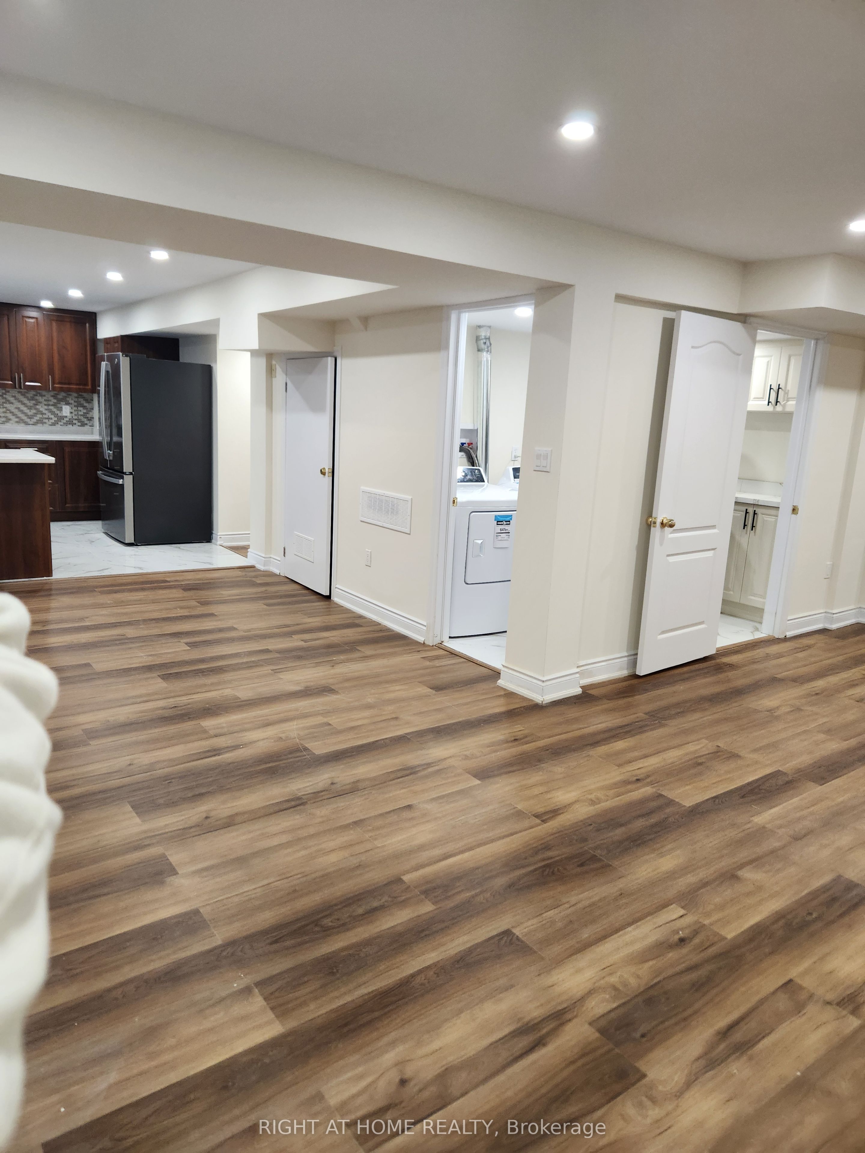 62 Pineway Place Lower, Brampton, ON L6S 5S4