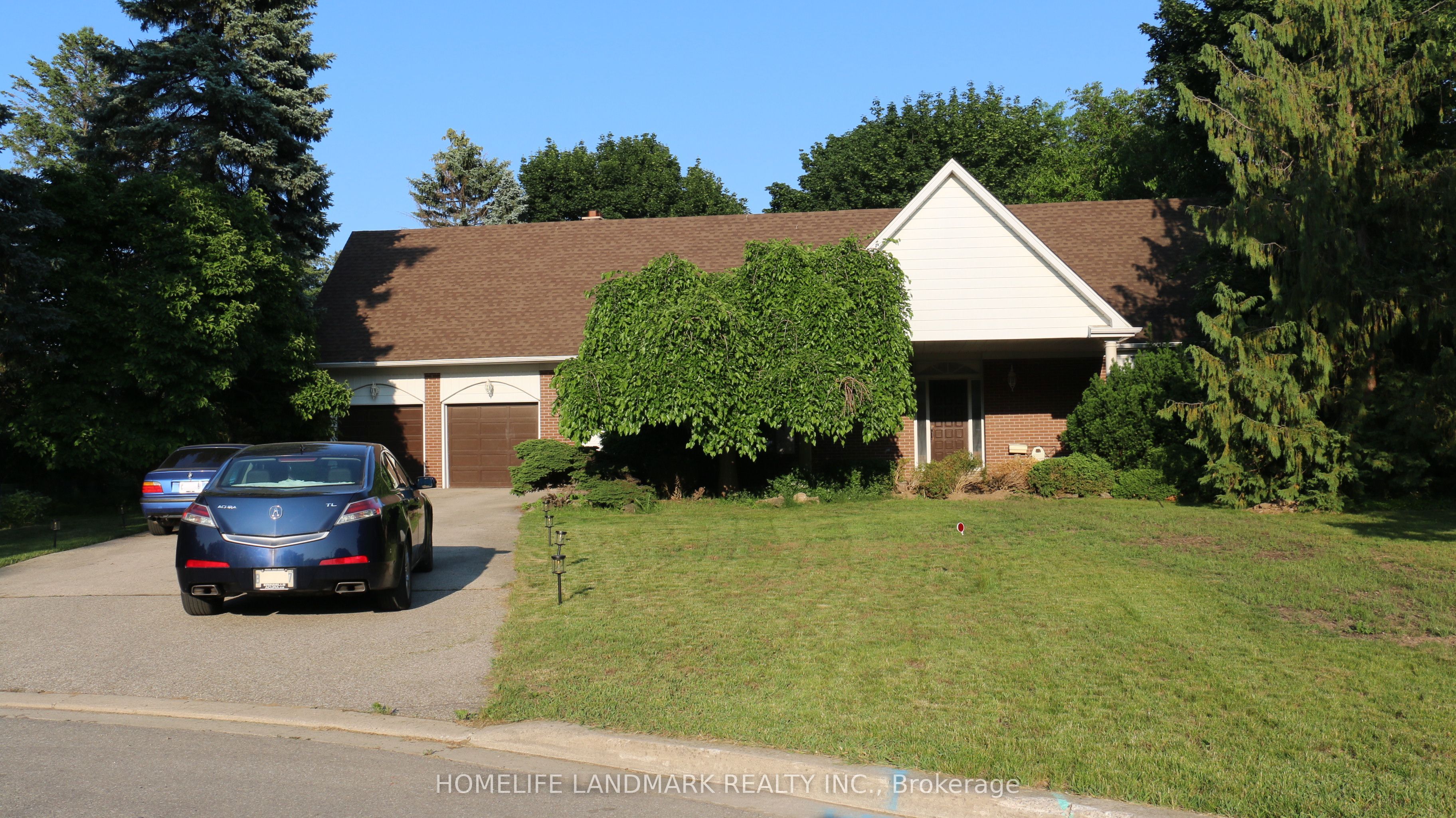 1564 Atrium Court, Mississauga, ON L5H 2B8