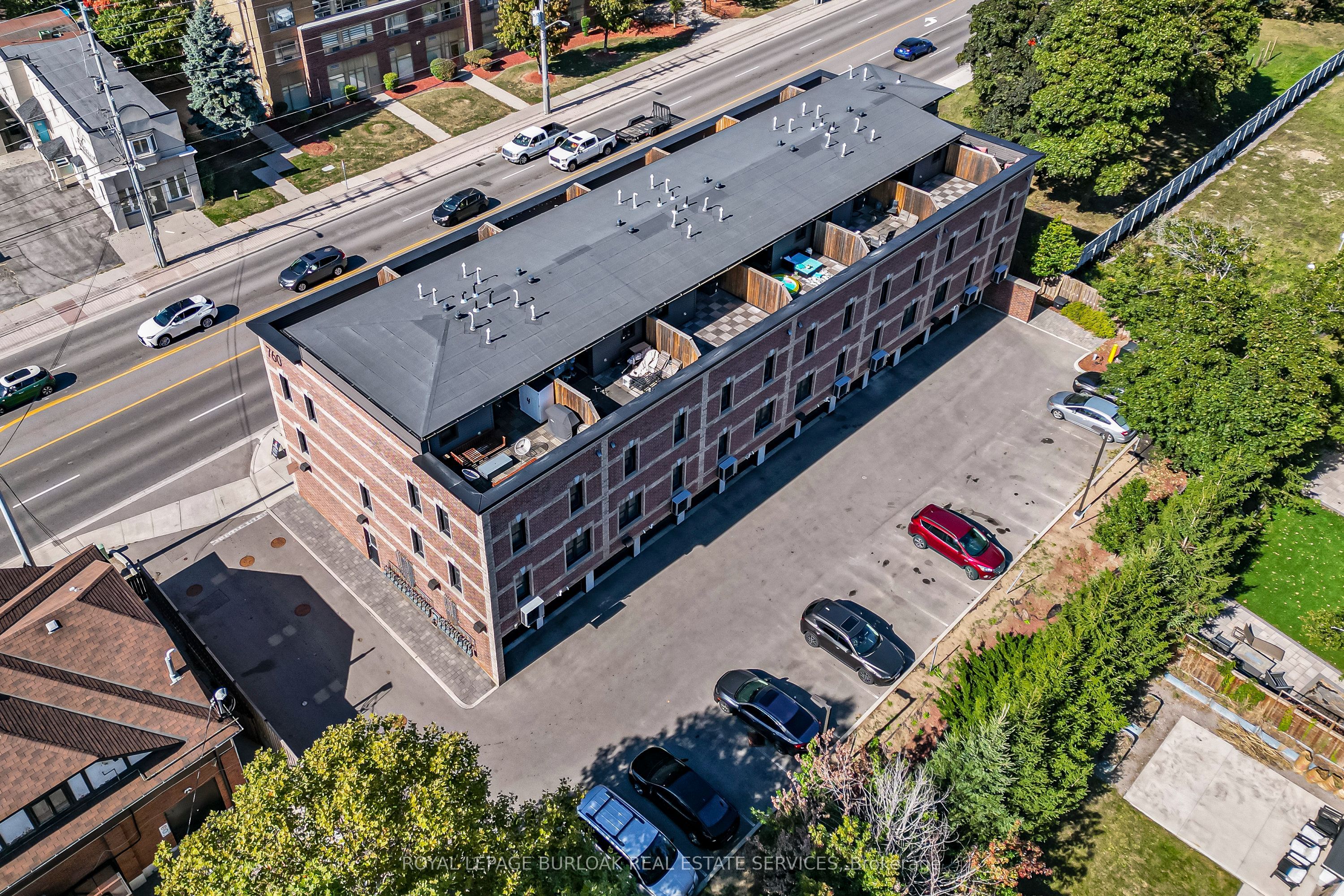 760 Lakeshore Road E 201, Mississauga, ON L5E 1C7