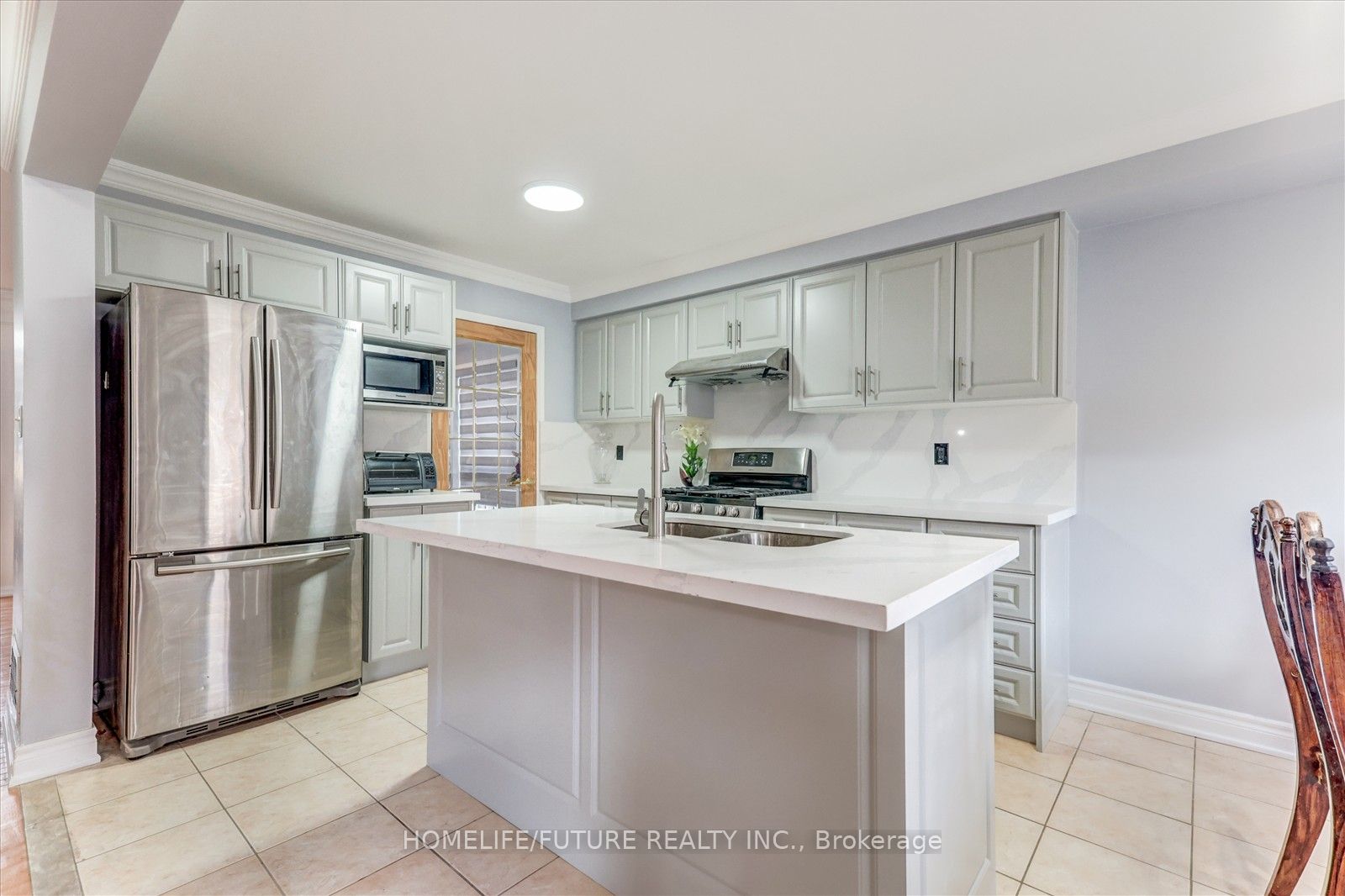 69 Heatherdale Drive, Brampton, ON L7A 2H4