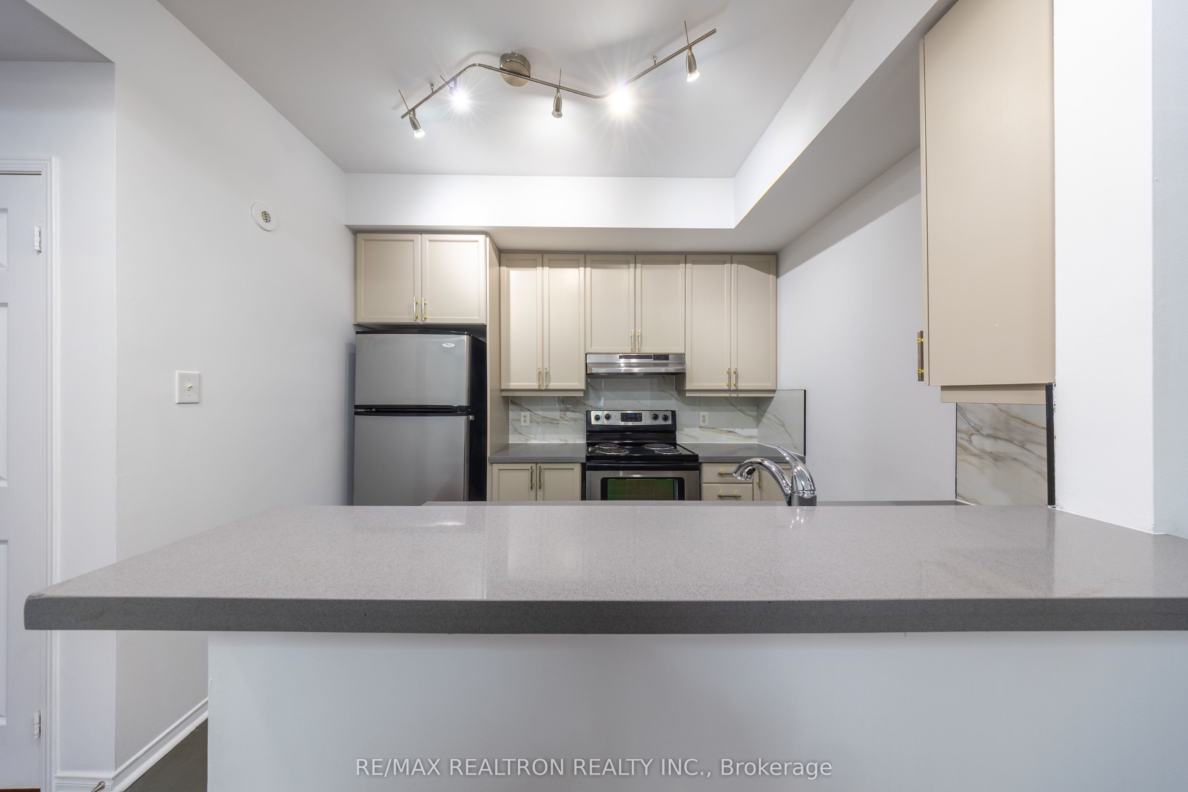 5035 Oscar Peterson Boulevard 114, Mississauga, ON L5M 0P4