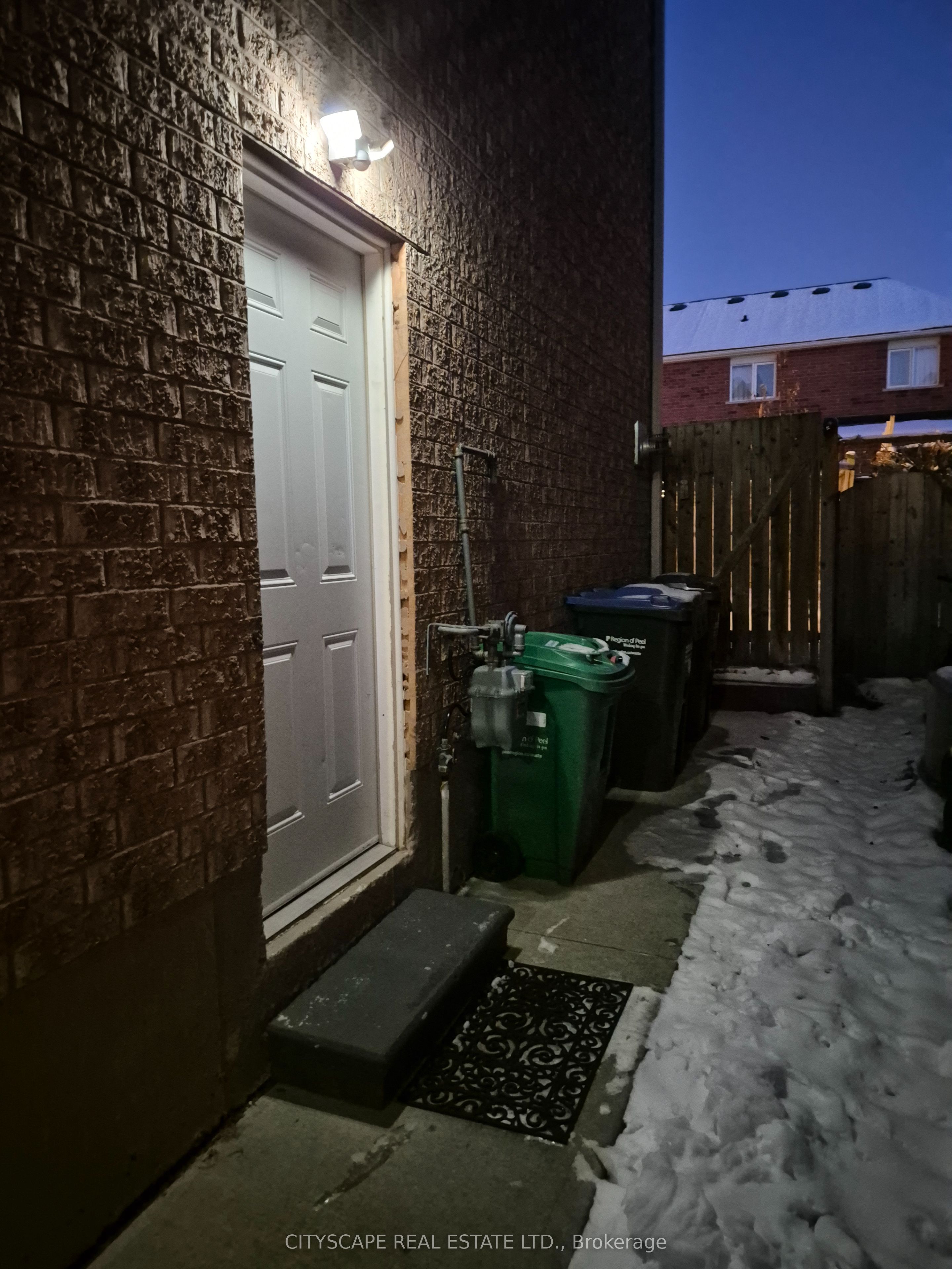 3072 Caulfield Crescent, Mississauga, ON L5M 6J7