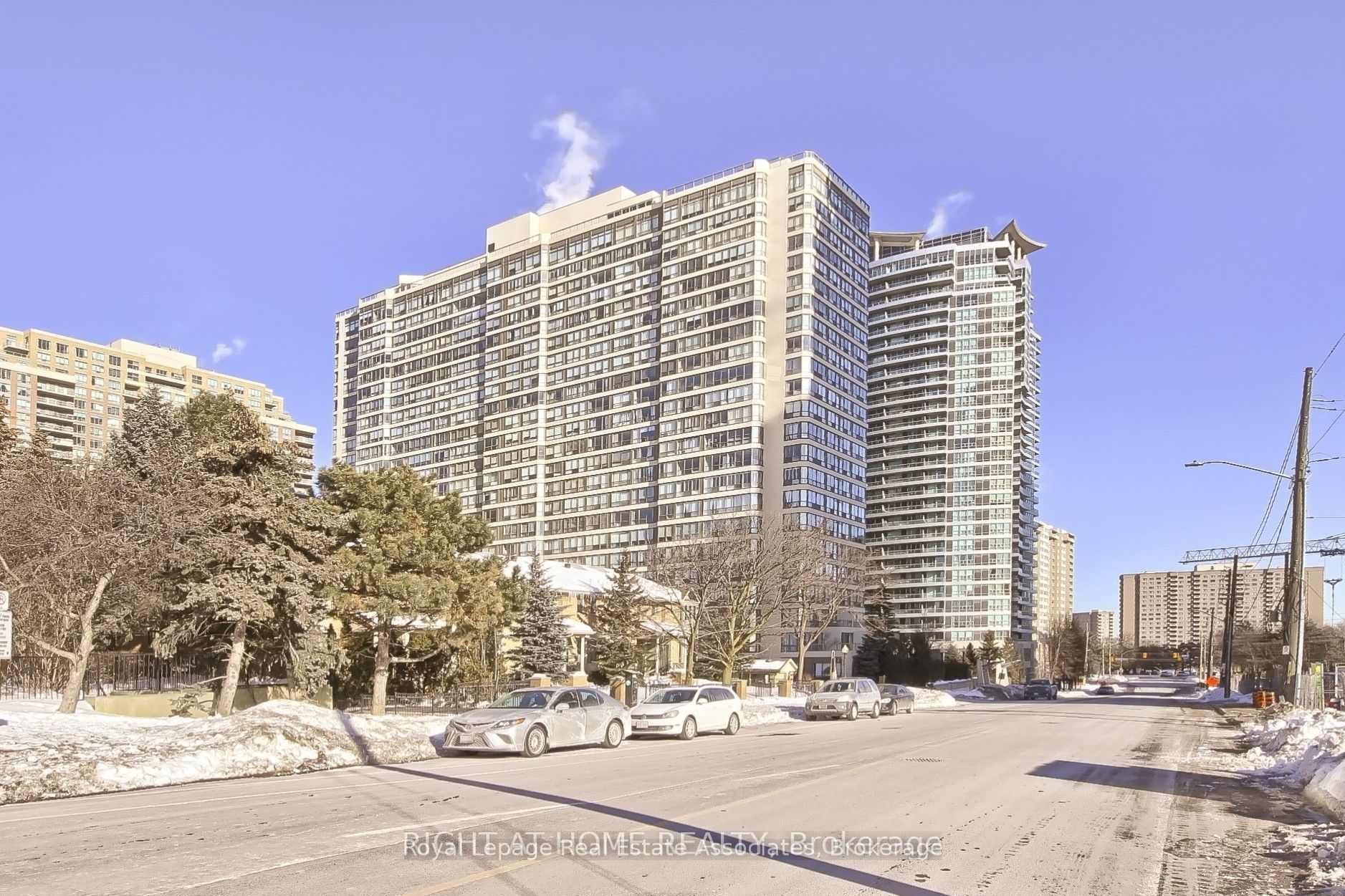 55 Elm Drive W 511, Mississauga, ON L5B 3Z3