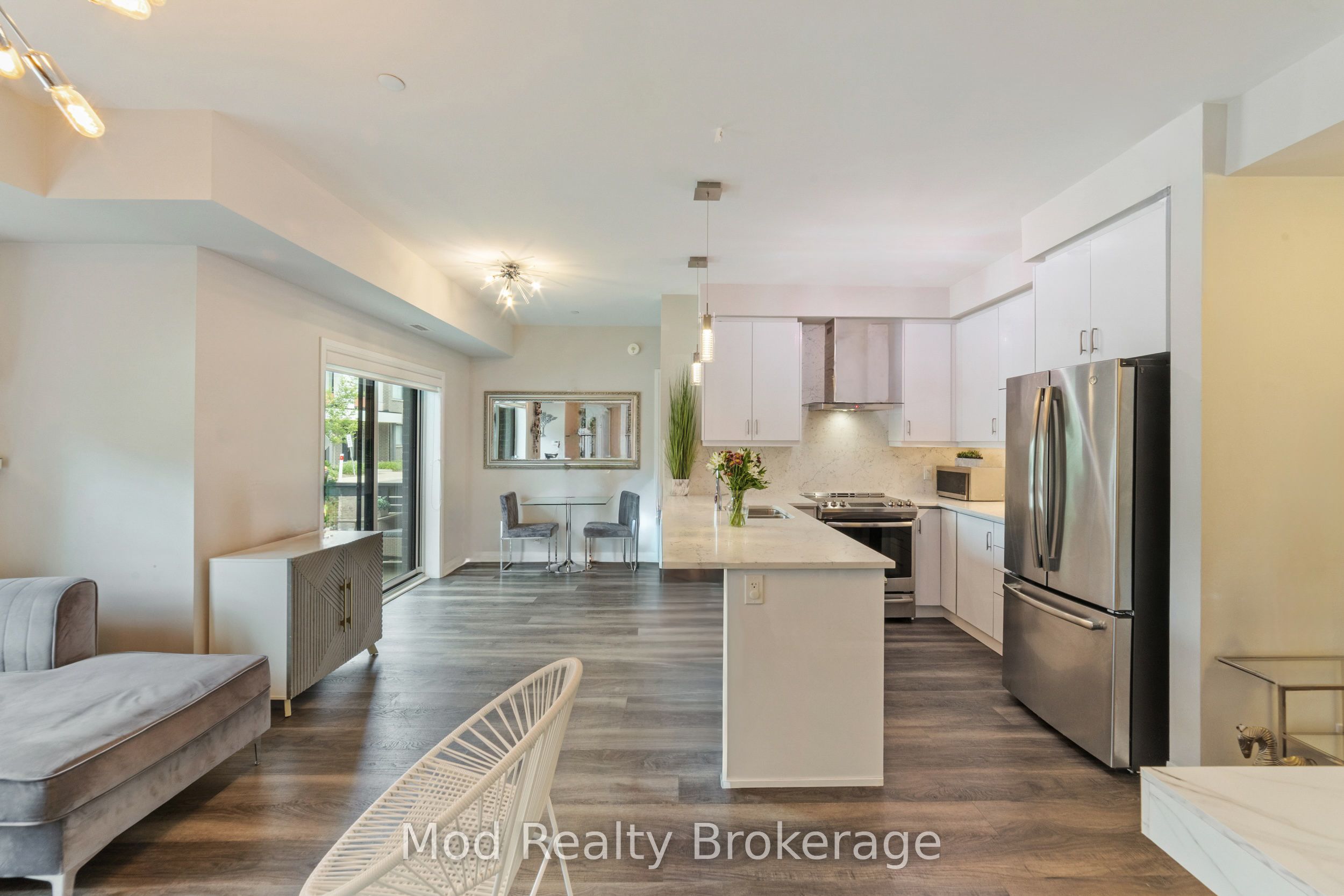 128 Grovewood Common 129, Oakville, ON L6H 0X3