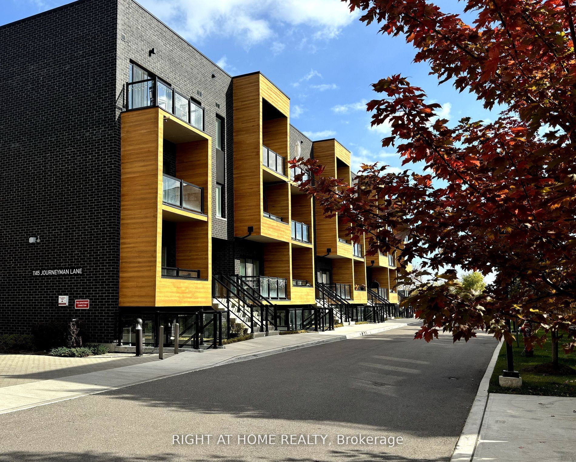1145 Journeyman Lane 248, Mississauga, ON L5J 0B5