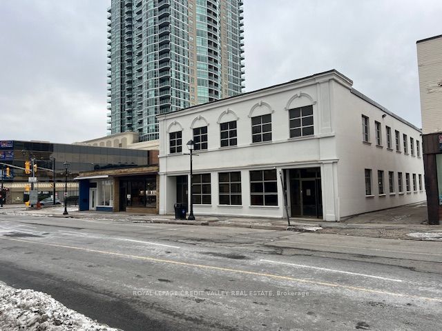 32 Queen Street W 203, Brampton, ON L6X 1A1