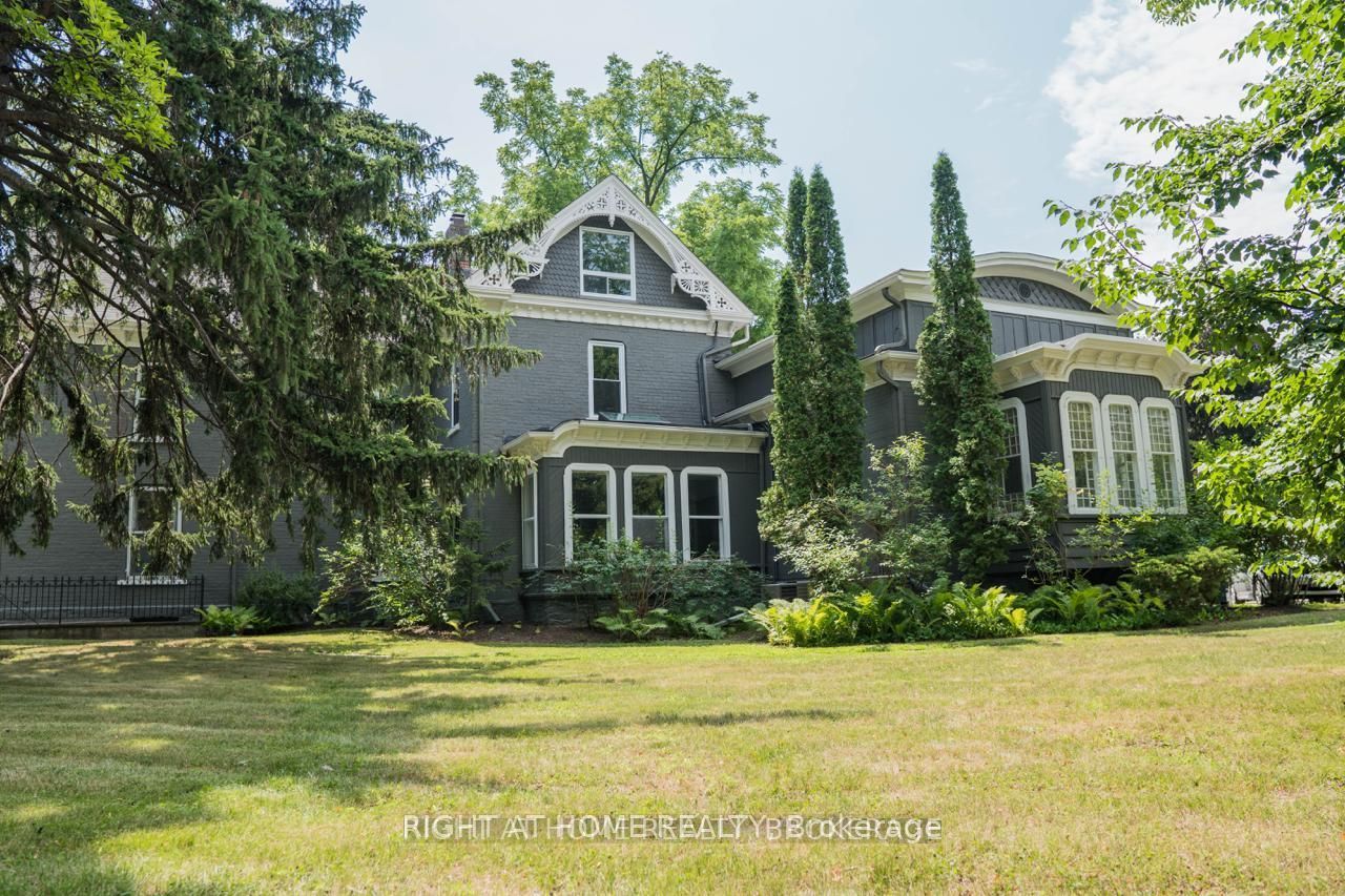 164 Trafalgar Road, Oakville, ON L6J 3G6