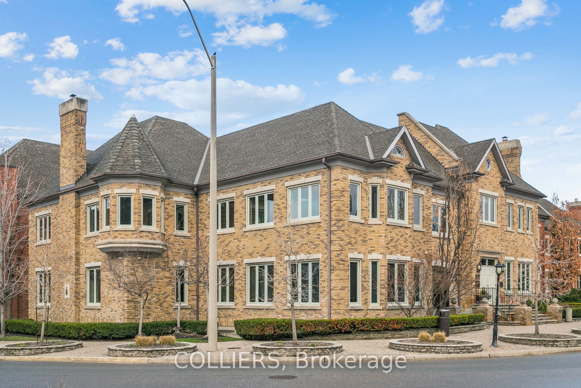 4284 Village Centre Court Suite 100, Mississauga, ON L4Z 1S2