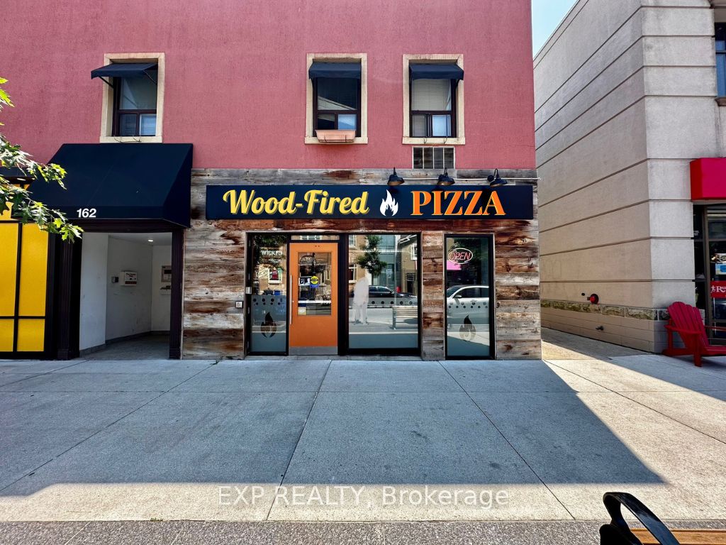 162 Lakeshore Road E, Oakville, ON L6J 1H6