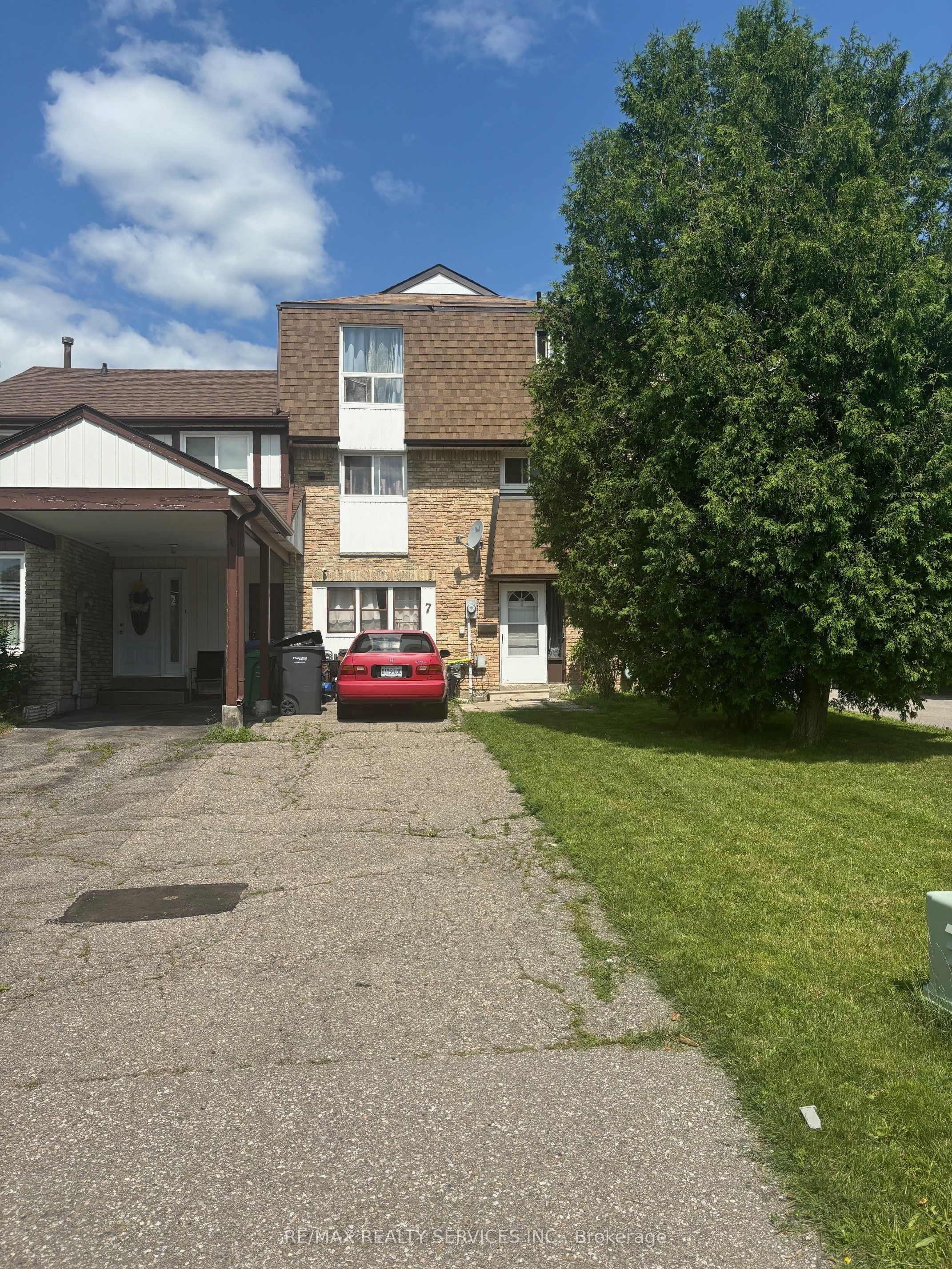 7 Fanshawe Drive, Brampton, ON L6Z 1A7