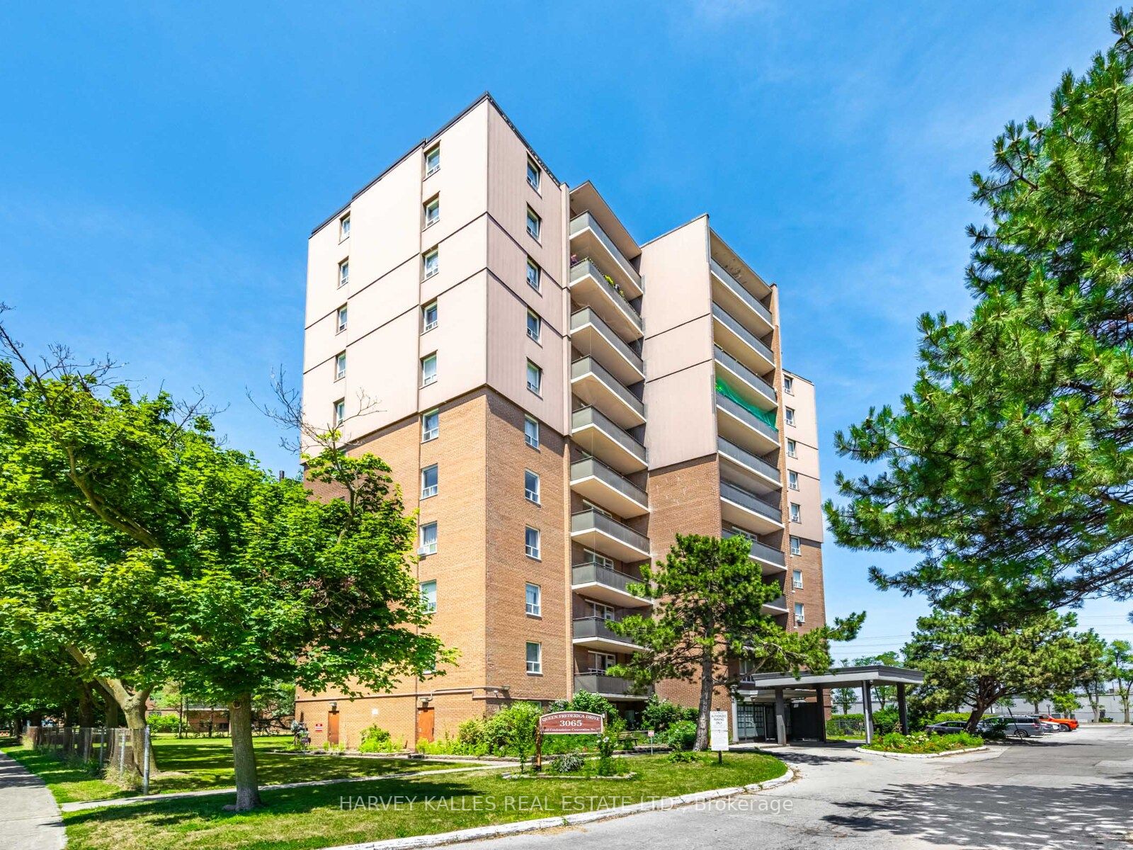 3065 Queen Frederica Drive 505, Mississauga, ON L4Y 3A3