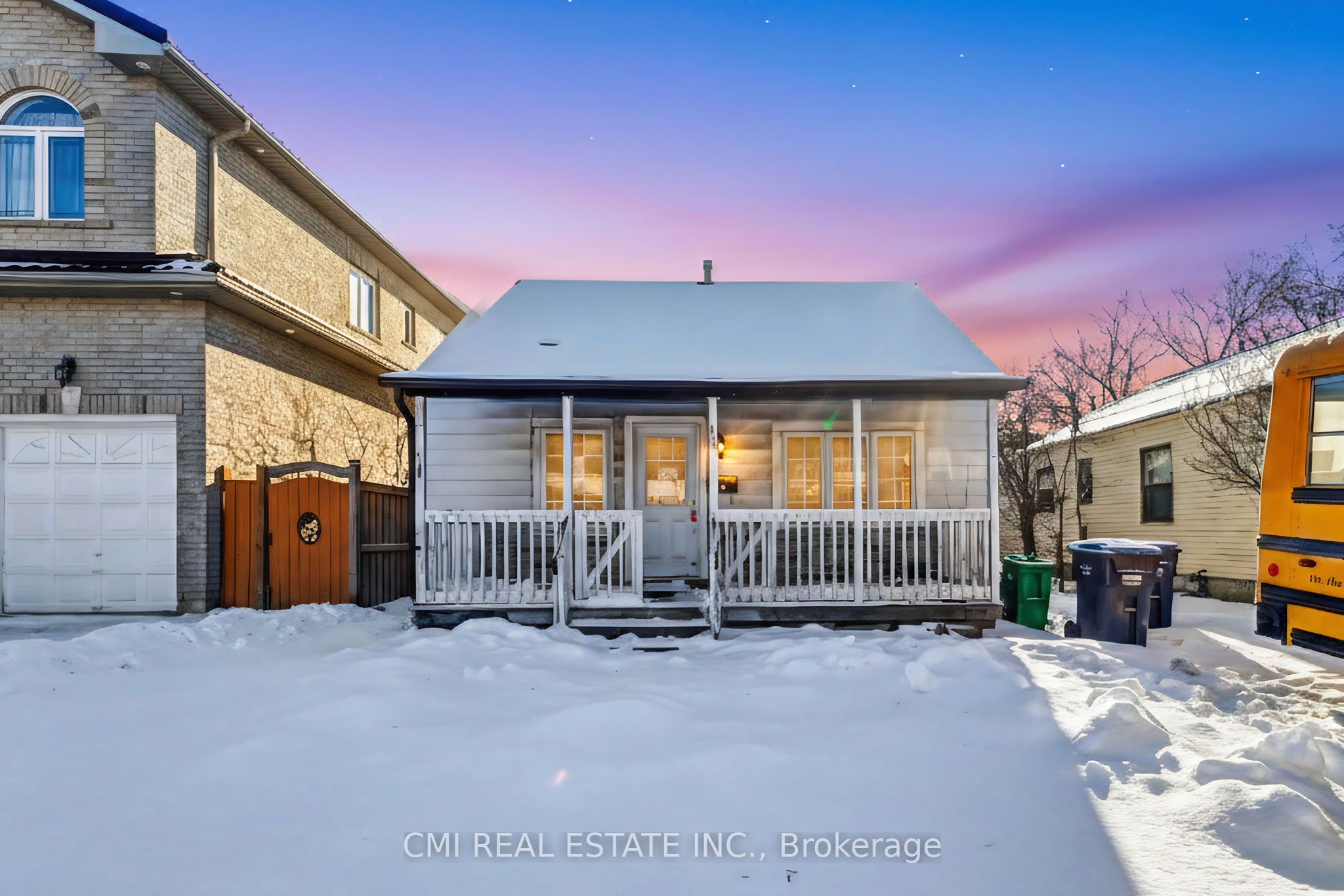 3032 Victory Crescent, Mississauga, ON L4T 1L4