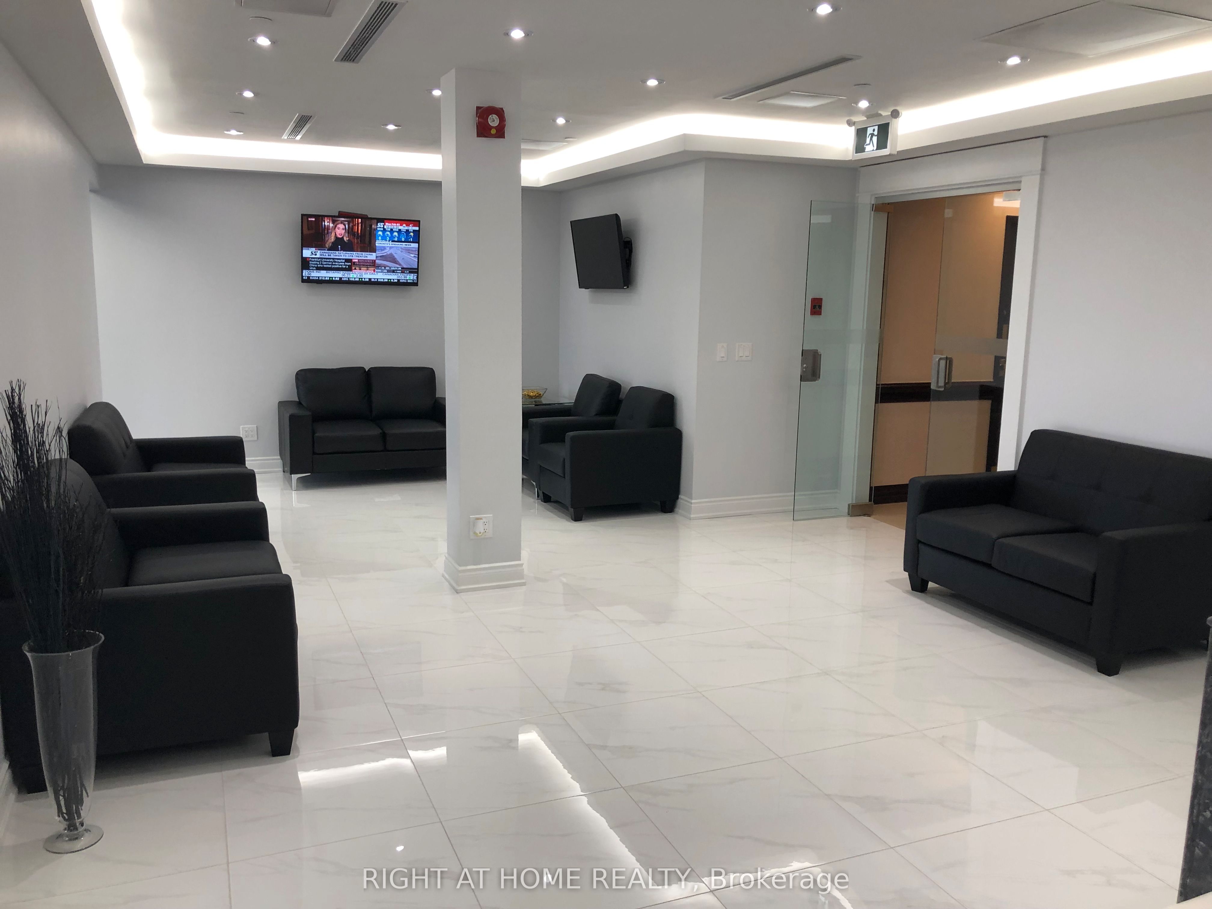5025 Orbitor Drive 2/200, Mississauga, ON L4W 4Y5