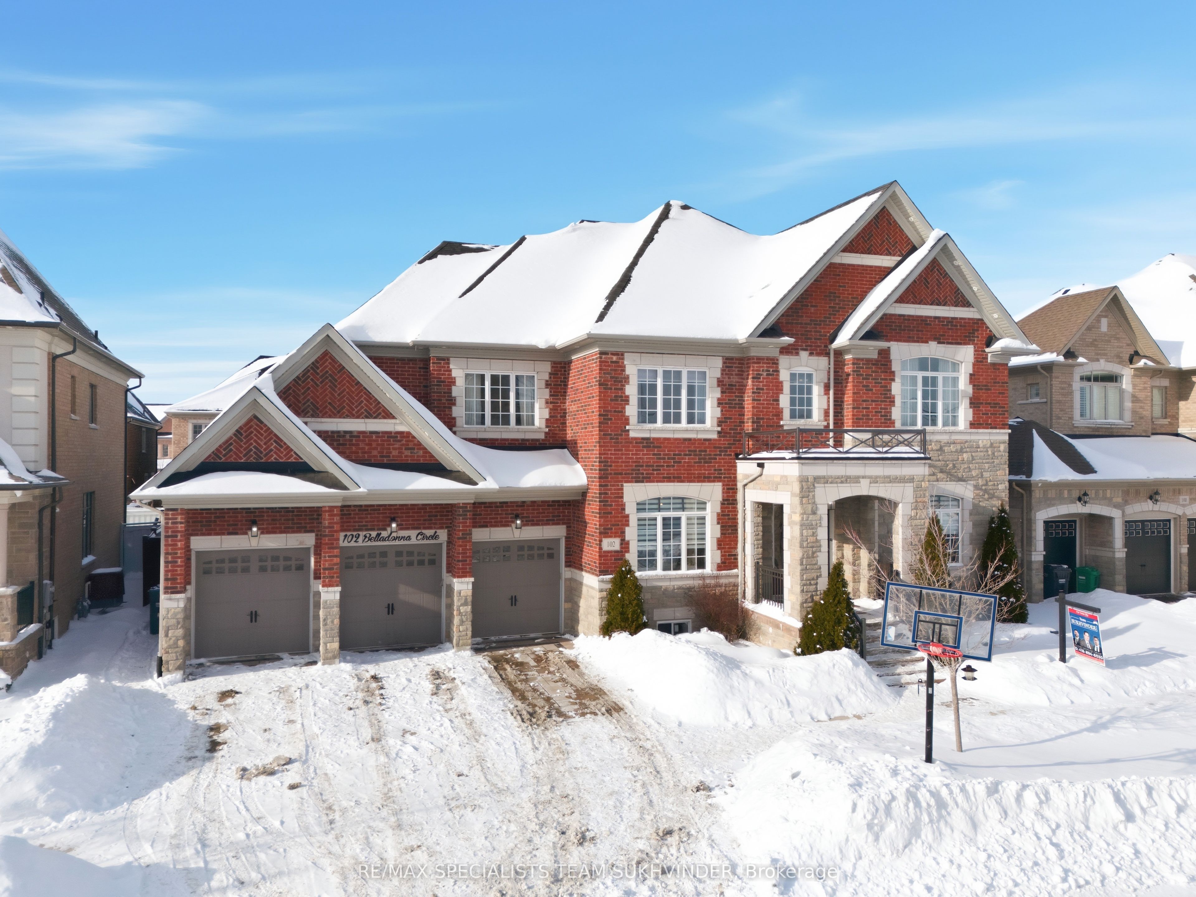 102 Belladonna Circle, Brampton, ON L6P 4B6