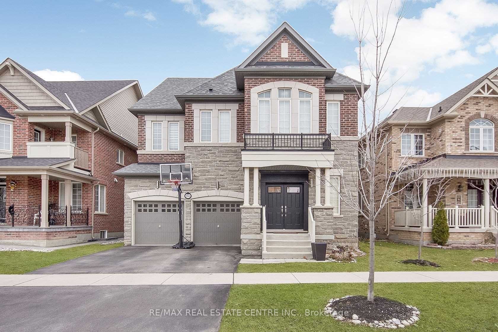 266 Dougall Avenue, Caledon, ON L7C 3V5