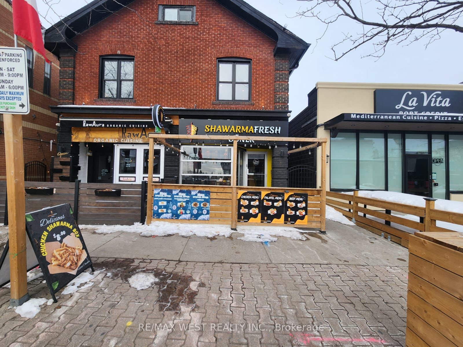 94 Lake Shore Road E B, Mississauga, ON L5G 1E3