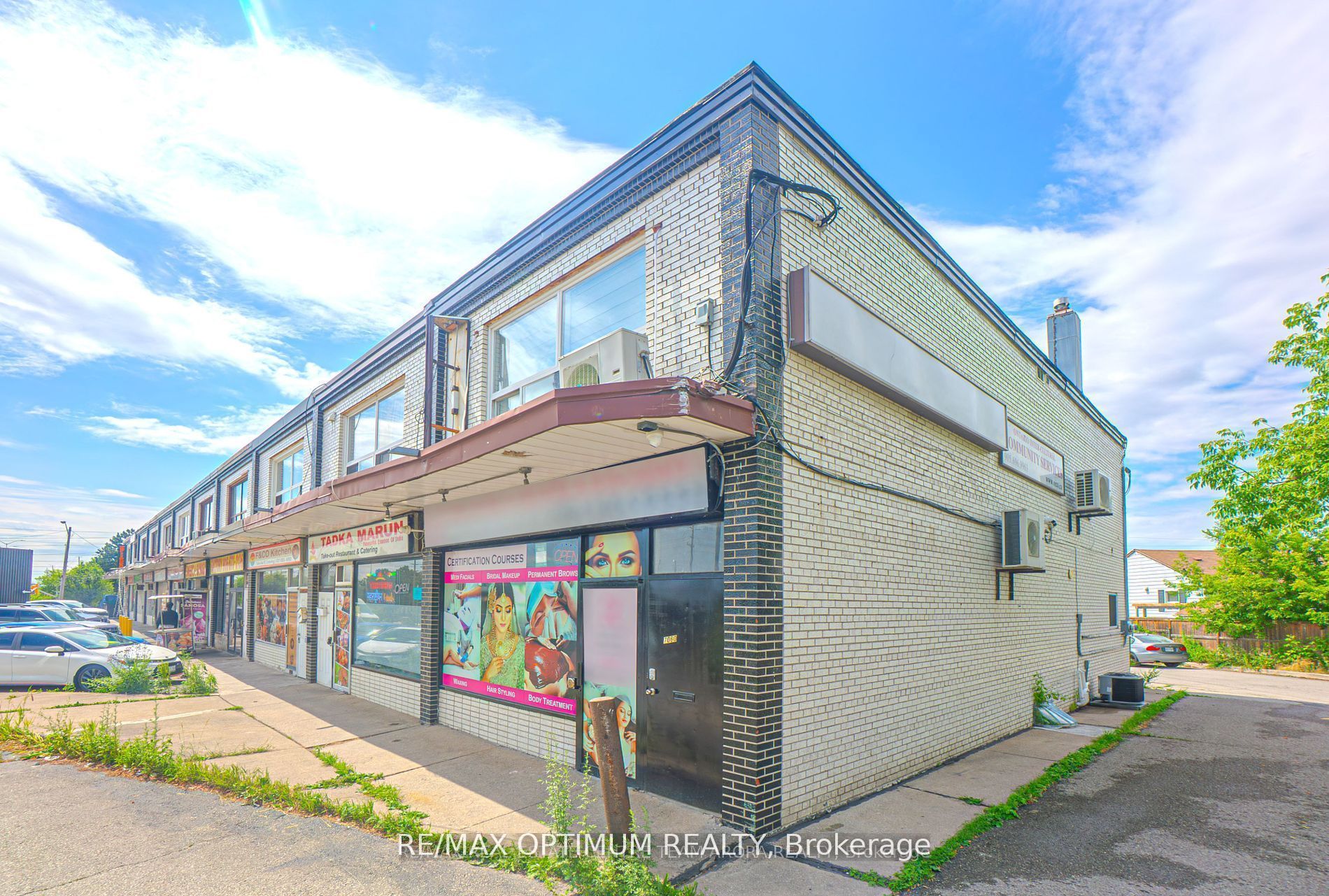 7060 Airport Road, Mississauga, ON L4T 2G8