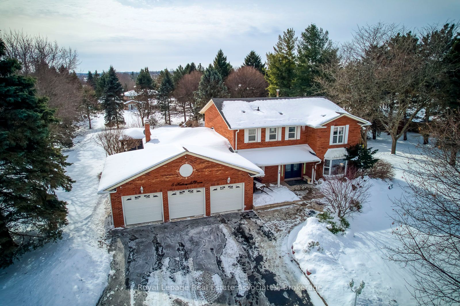 5 Huttonville Drive, Brampton, ON L6X 0C2