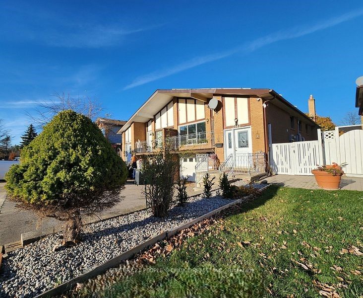 2644 Windjammer Road Main, Mississauga, ON L5L 1T5