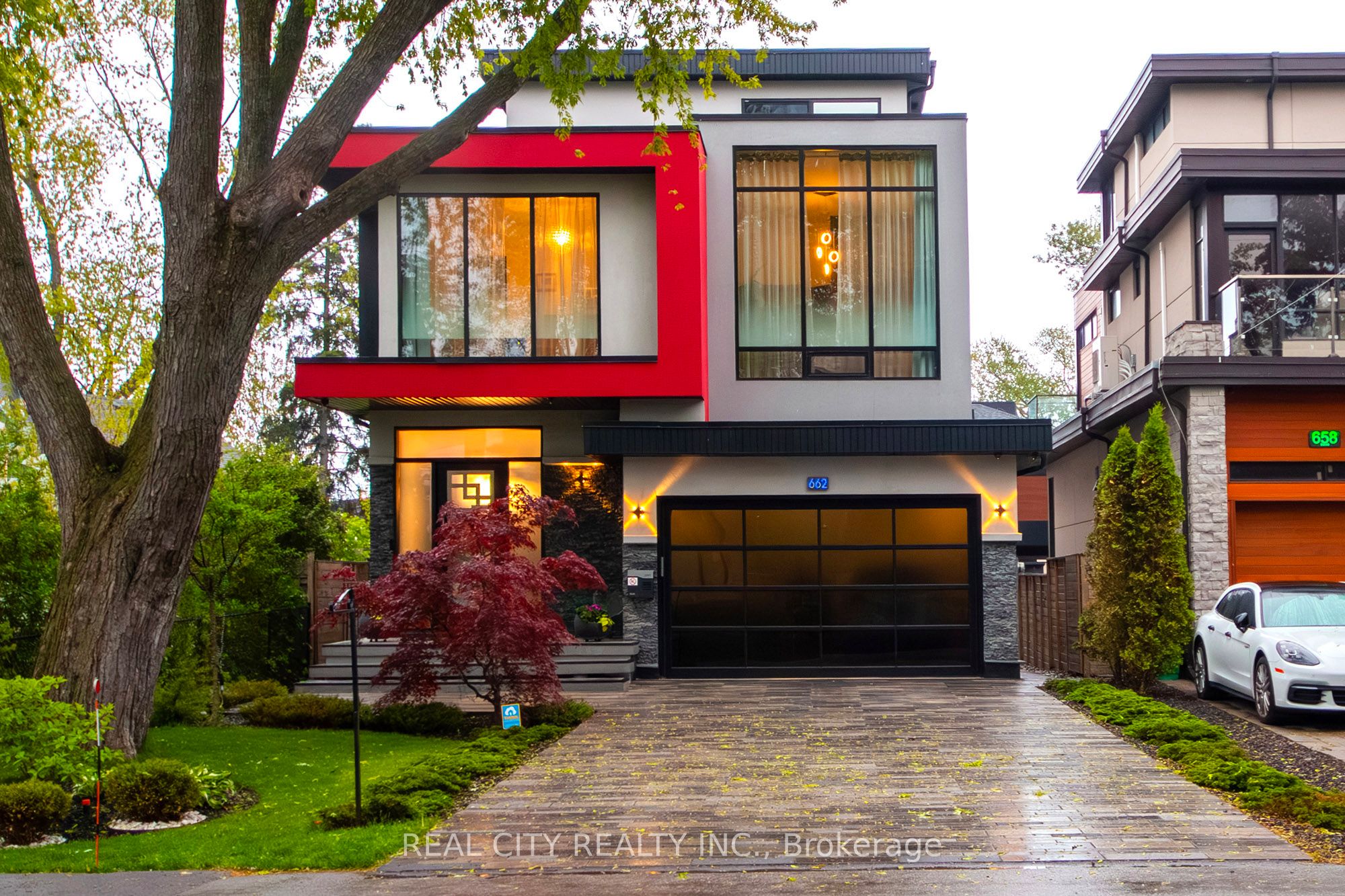 662 Byngmount Avenue, Mississauga, ON L5G 1R4