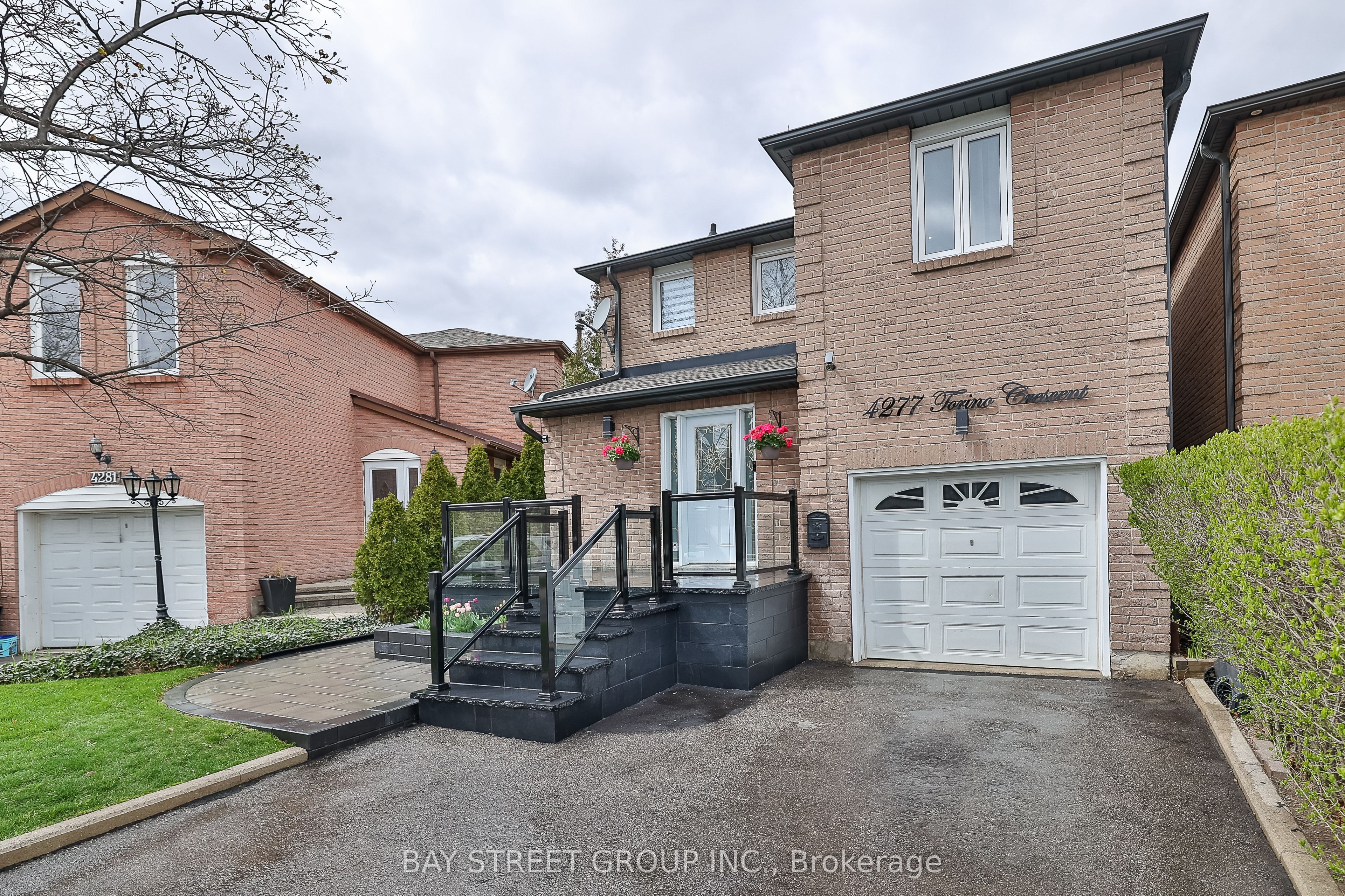 4277 Torino Crescent, Mississauga, ON L4W 3T4